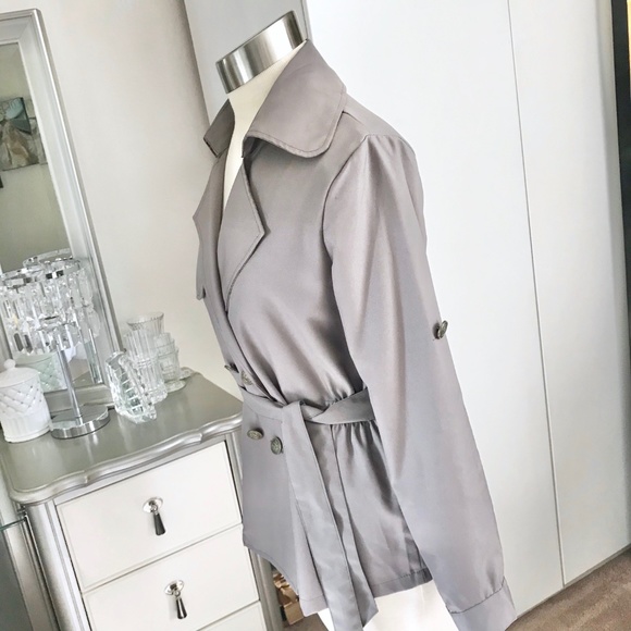 Short Trench Coat - Picture 3 of 10